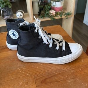 Converse high top chuck taylors size kids 1